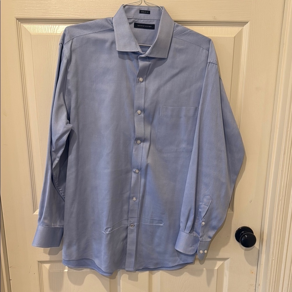 Tommy Hilfiger blue button down, regular fit, neck 17